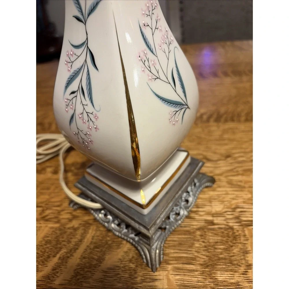 Vintage Porcelain Lamp Pink‎ Flowers Hollywood Regency MCM Leviton 27